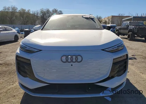 2025 Audi Q6 E-Tron Premium z USA, uszkodzony, nr VIN WA112BGF8SA013137